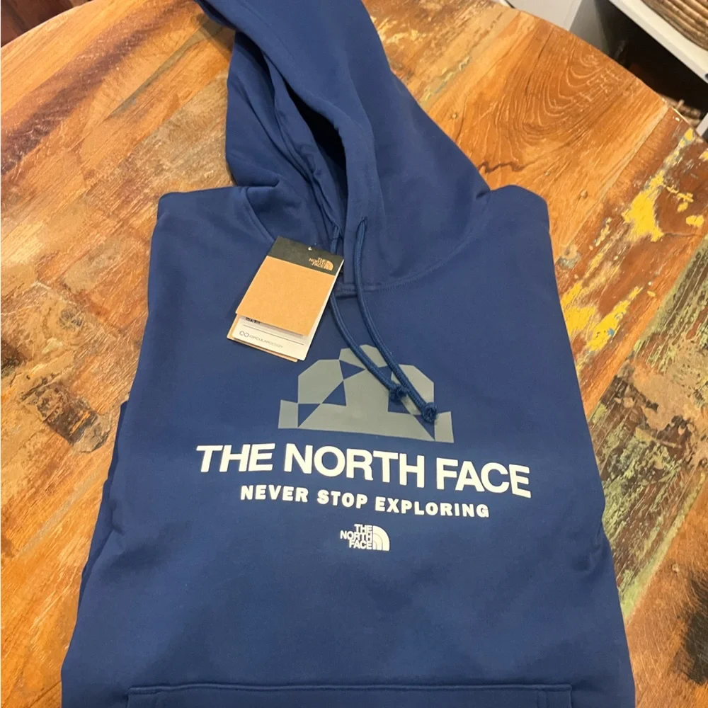 NWT North Face Men’s Hoodie